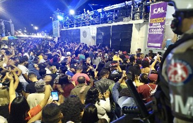 No sábado, segundo a PM, foi recorde de público — com estimativa de 35 mil foliões.