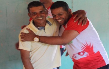 Arismário Barbosa Júnior [ à esquerda]