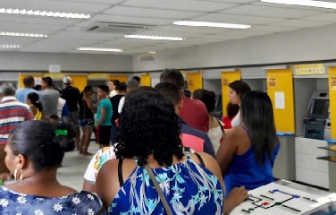 Agência do Banco do Brasil de Santaluz, na manhã deste sábado (31)