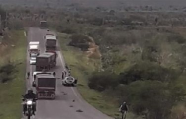 O acidente ocorreu na tarde desta quinta-feira (12)