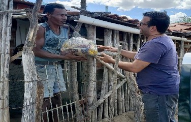 Natal Solídário Deon Motos distribui mais de 600 quilos de alimentos em comunidades carentes