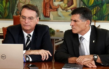 Para ex-ministro da Secretaria de Governo, posição trouxe 'desilusão para muita gente'
