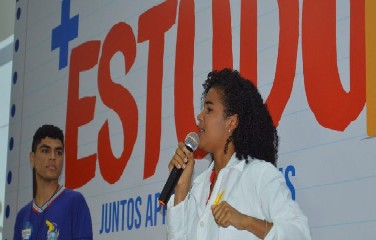 Para participar, além de estar regularmente matriculado, o estudante deve ter obtido média igual ou superior a oito