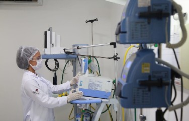 Estimativa é que cerca de Brasil tenha 15 mil médicos formados no exterior.