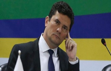 Após a iniciativa do ex-juiz de deixar o ministério da Justiça, Bolsonaro tenta reverter a decisão