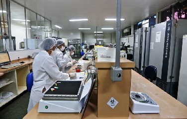 O secretário Fábio Vilas-Boas afirmou que “o investimento superior a R$ 2 milhões, em obras e equipamentos, tornou o Lacen o maior laboratório do País em capacidade de realização de exames da Covid-19