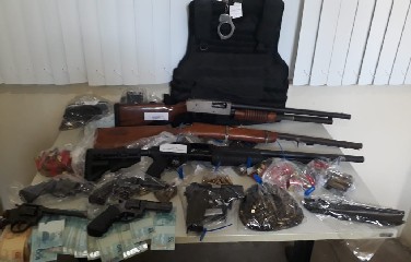 Um sargento aposentado da PM e mais dois comparsas praticaram assassinatos, na região de Itaberaba.