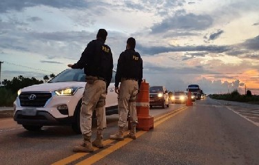 Números foram contabilizados entre sexta-feira (30) e o dia 2 de novembro. No período, oito motoristas foram detidos após serem flagrados dirigindo embriagados.