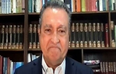 Governador foi aos prantos após citar o caso de um pai que perdeu a filha de 16 anos para a Covid-19;