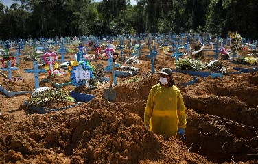 Só outros dois países em todo o mundo já ultrapassaram mais de 4.000 mortes em um só dia