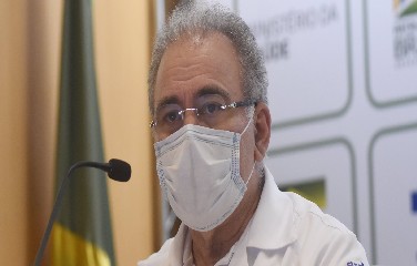 Segundo a pasta, todas as pessoas que se encaixam nos critérios de prioridade devem receber a primeira dose até a 1ª quinzena de julho