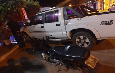 Adolescente foi socorrido para o hospital da cidade 