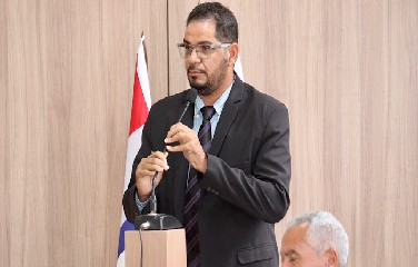 Léo Reis anuncia pré candidatura à prefeito de Santaluz 