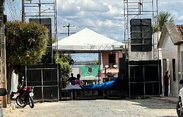 Léo Reis e Zé Hamilton anunciaram uma reunião política na noite desta sexta-feira, na rua Bela Vista, sede do município.