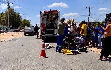 Vítima não usava capacete e foi socorrida pelo Samu; trecho é conhecido por alta movimentação e falta de sinalização