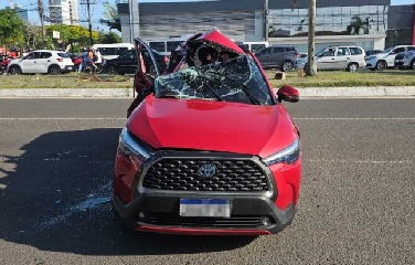 Vítima viajava com amigo para Salvador, onde embarcaria para São Paulo a trabalho; outro ocupante do veículo está internado