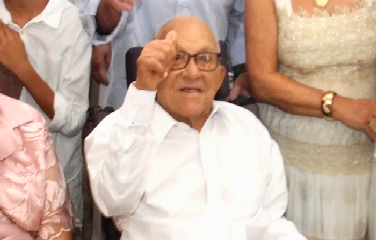 Político, empresário e artista, ele foi prefeito por dois mandatos e teve papel marcante no desenvolvimento da cidade