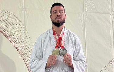 Faixa roxa da categoria pesado sobe ao pódio no Torneio São Domingos, em Sintra