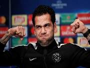 Daniel Alves foi o jogador escolhido para a entrevista coletiva do Paris Saint-Germain (PSG) desta segunda-feira (5).