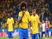 O camisa 12 reclamou do lance da falta que originou o gol do time adversário, quando o camisa 14 Zuber empurrou o zagueiro Miranda e cabeceou livre de marcação