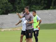 Treinador comandou treino fechado na Toca