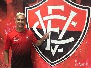 O atleta de 25 anos vai disputar posição com Juninho.