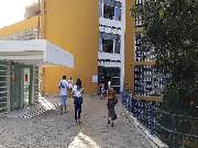 Candidatos na chegada na Escola Politécnica, um dos locais de prova na Federação 