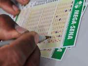 Clientes da Caixa podem fazer as apostas pelo computador, tablet ou celular.