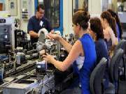 Pesquisa do IBGE comprova que mulheres enfrentam desigualdades no mercadado de trabalho em relação aos homens  