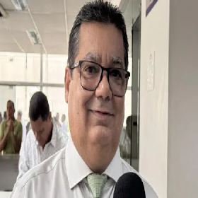 A suspeita inicial é de que tenha sido vítima de um infarto.