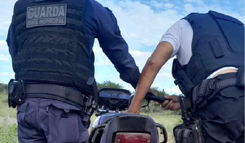 Guarda Municipal recupera motocicleta furtada durante festa.