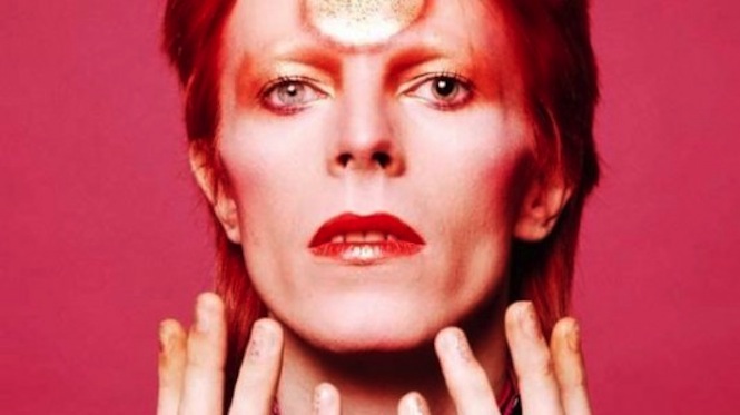 bowies-7-singles-displayed-in-john-peel-archive