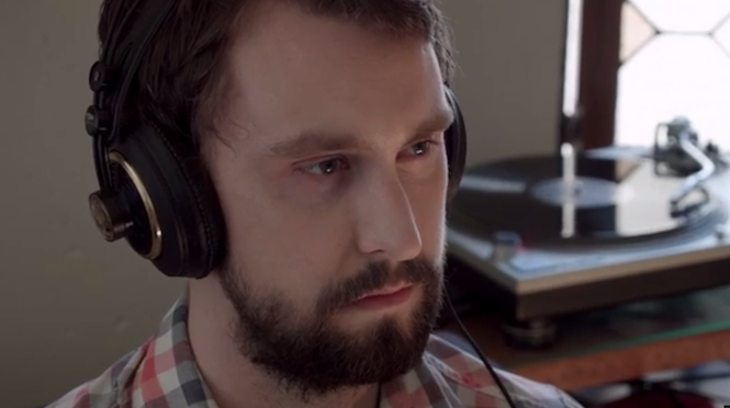 listening-to-vinyl-makes-you-better-than-people-who-dont-listen-to-vinyl-watch-this-sketch-poking-fun-at-record-collectors