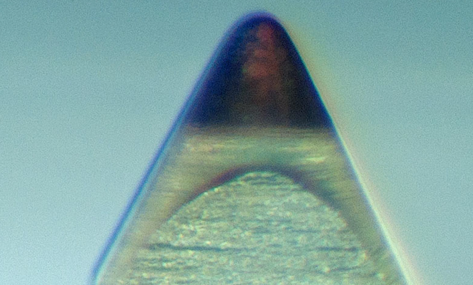 needle-work-incredible-photos-of-turntable-styli-under-the-microscope