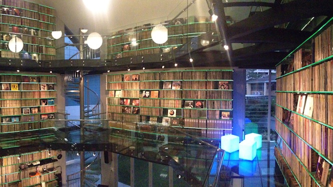 check-out-this-custom-built-30000-strong-vinyl-collection