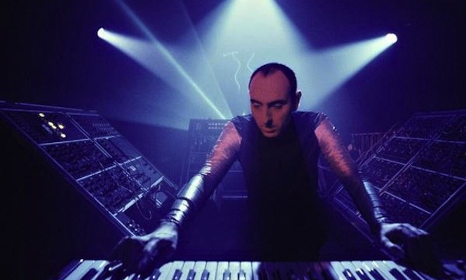 bernard-szajners-cult-synth-classic-visions-of-dune-first-ever-vinyl-reissue-stream-exclusive-andy-votel-mini-mix
