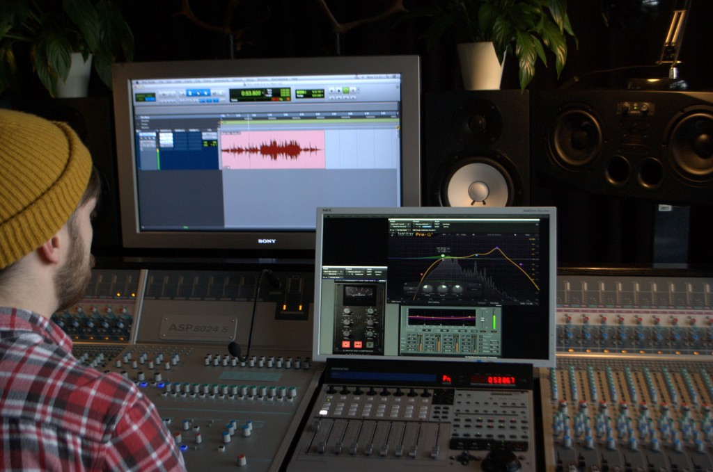 A beginner's guide to lathe cutting your own records The Vinyl Factory