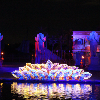 Visita del casco antiguo y el espectáculo “Memorias de Hoi An”
