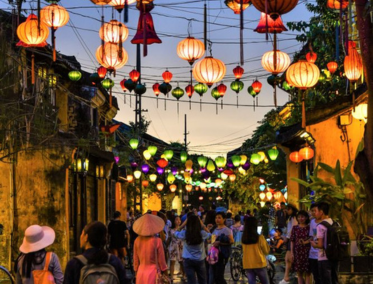 Paseo nocturno por Hoi An y el río Hoai