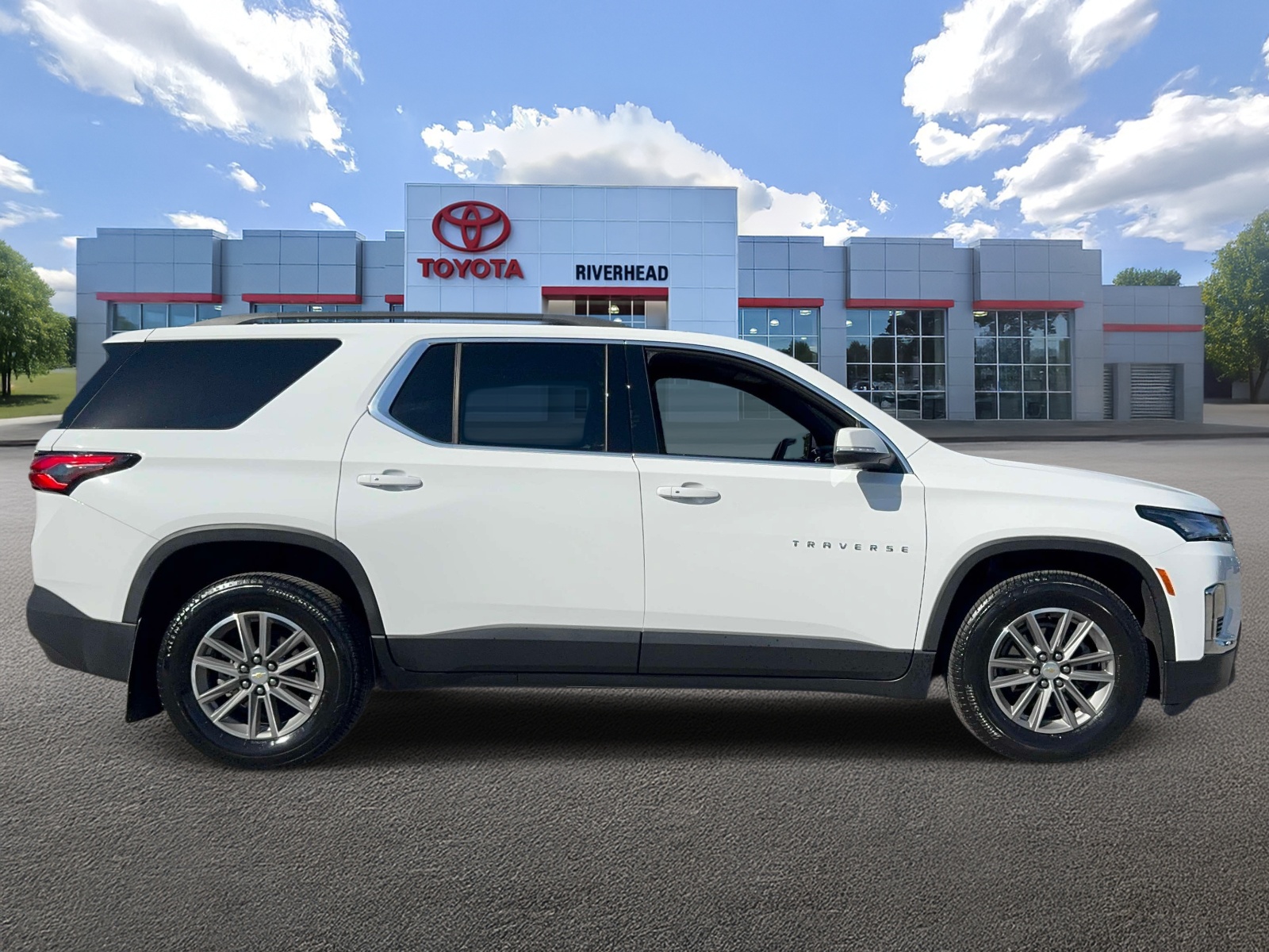 Used 2023 Chevrolet Traverse SUV