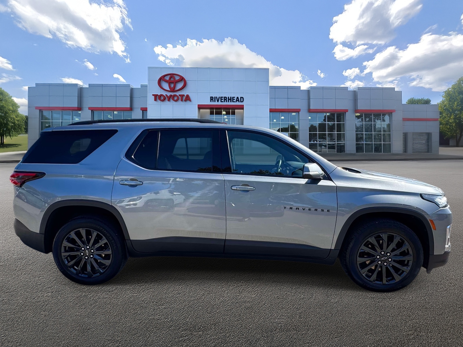 Used 2023 Chevrolet Traverse SUV