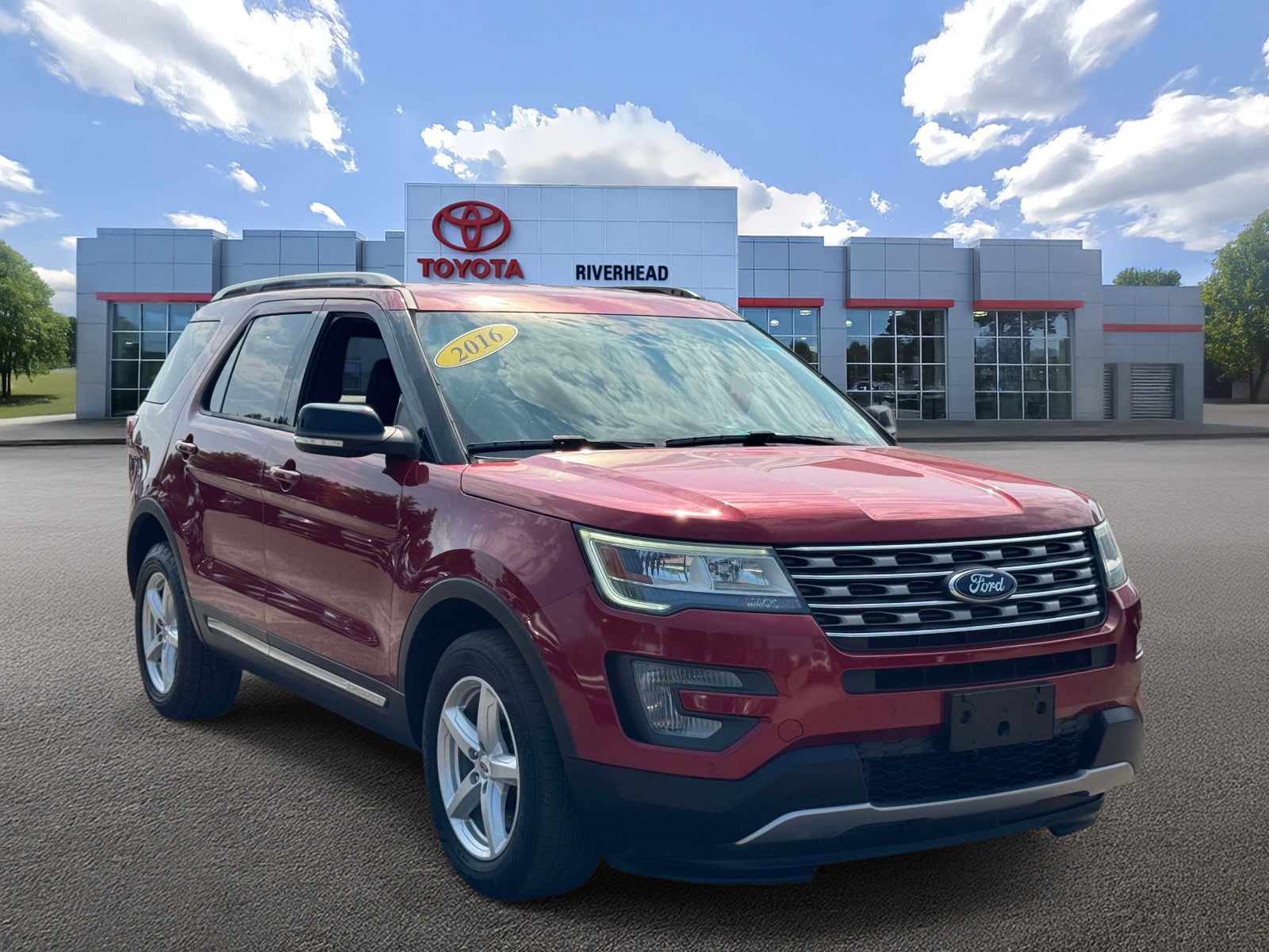 Used 2016 Ford Explorer XLT with VIN 1FM5K8D88GGD08657 for sale in Riverhead, NY