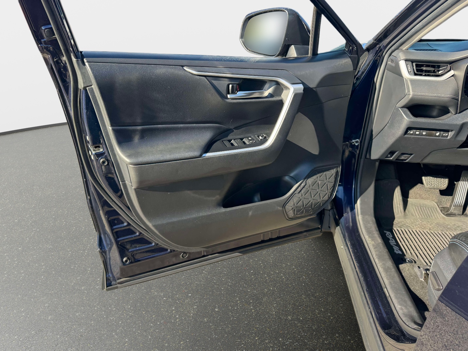 Used 2020 Toyota RAV4 SUV