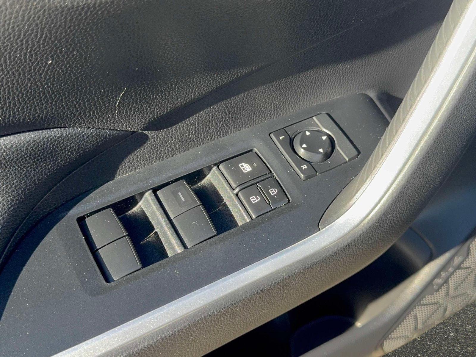 Used 2020 Toyota RAV4 SUV