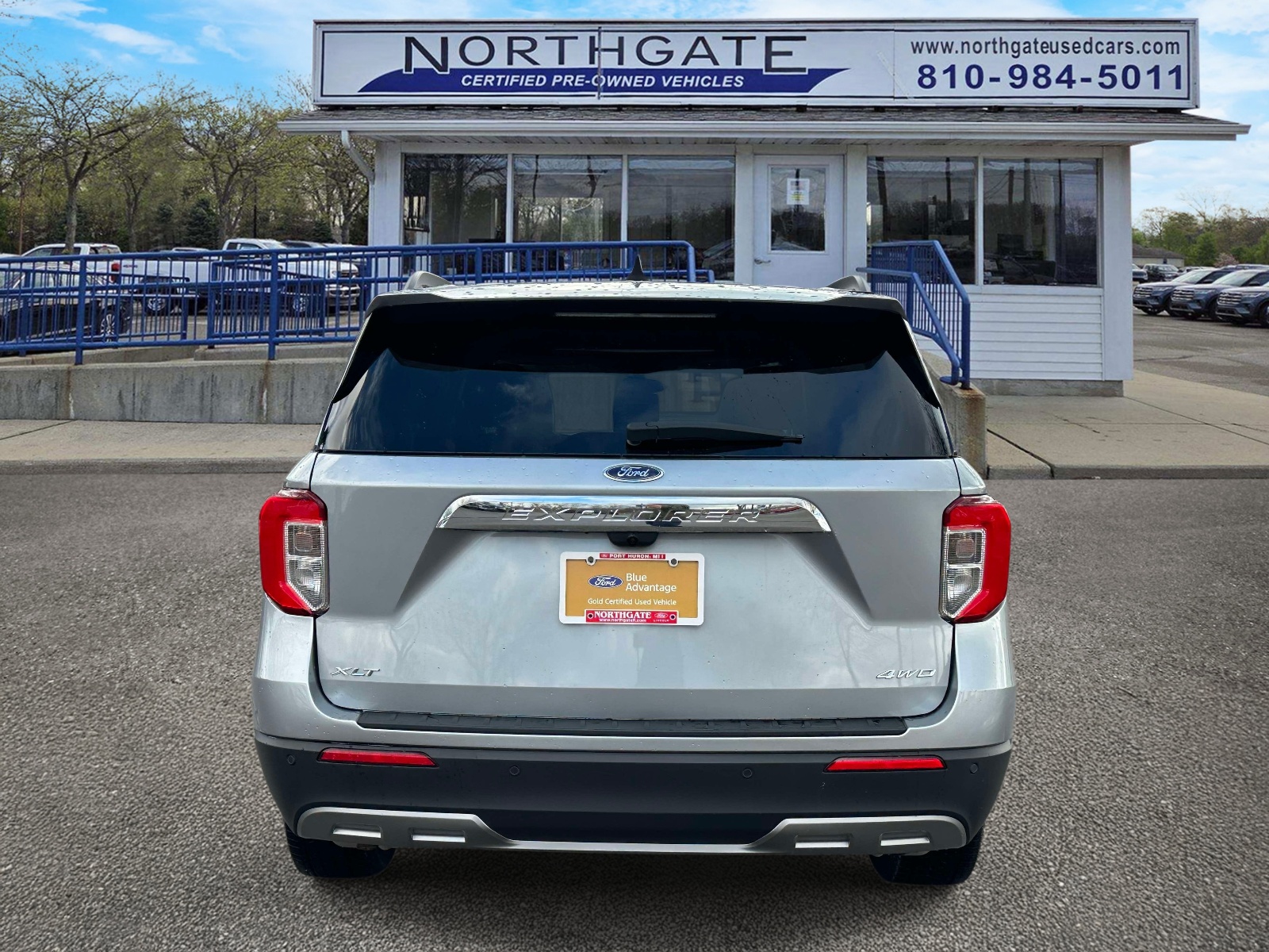 View vehicle photo 3