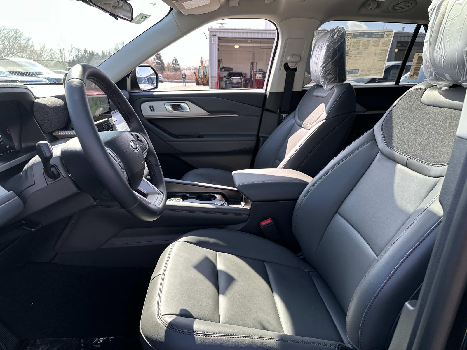 View vehicle photo 3