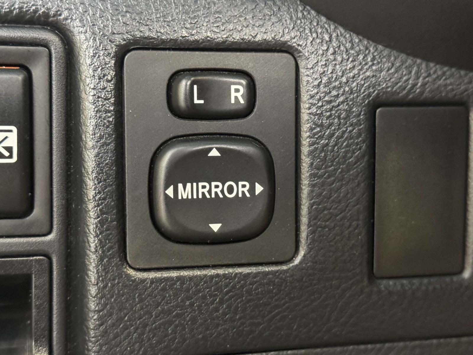 2000 Toyota MR2 Spyder Base - Photo 18