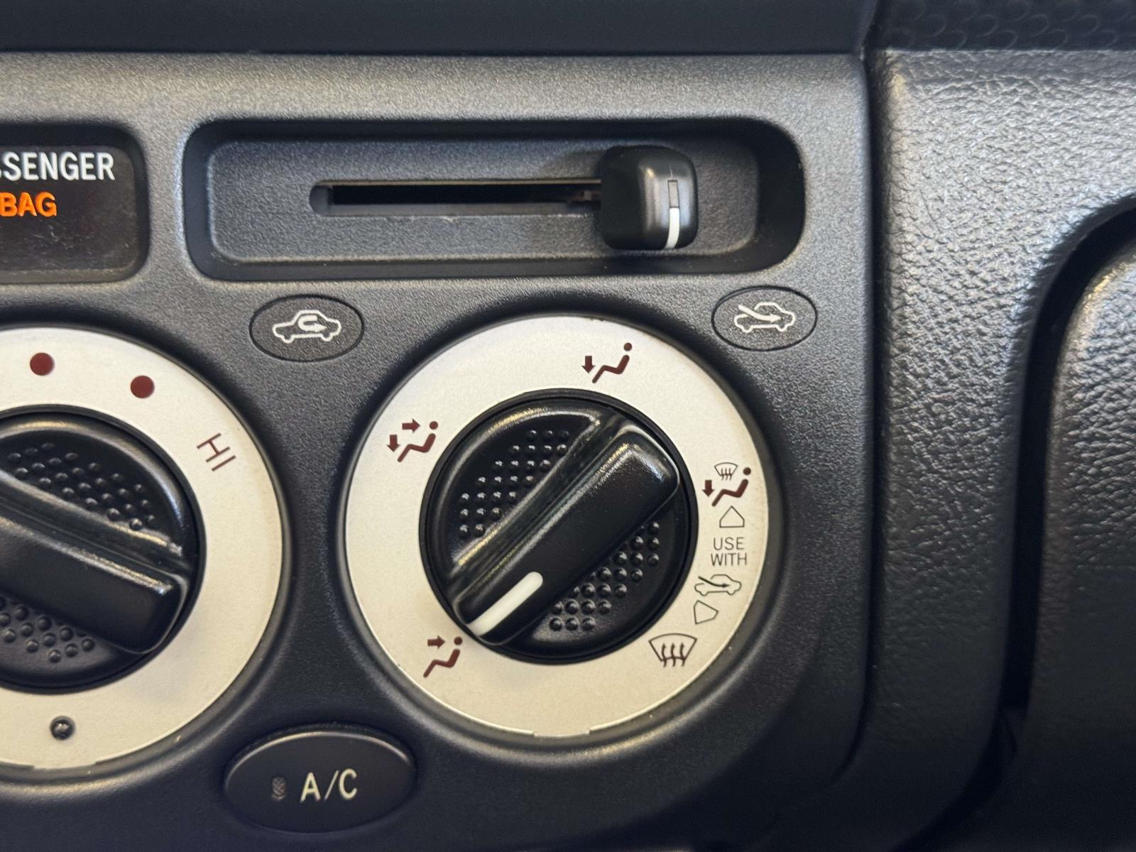 2000 Toyota MR2 Spyder Base - Photo 21
