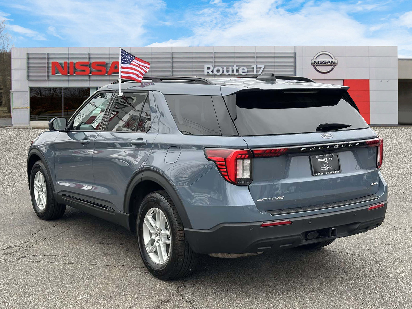 View vehicle photo 3