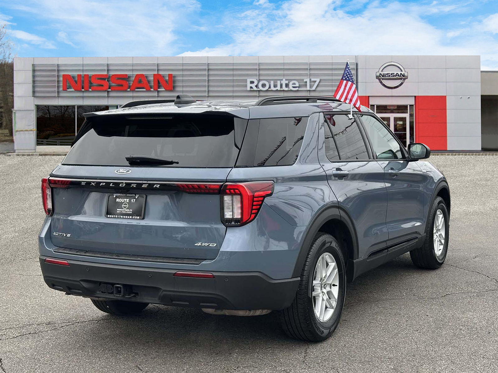 View vehicle photo 4